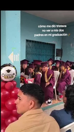 Graduación Sin Padres: Un Momento Triste