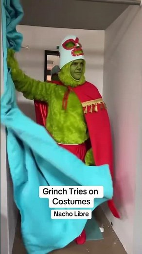 Grinch - Costume Try On