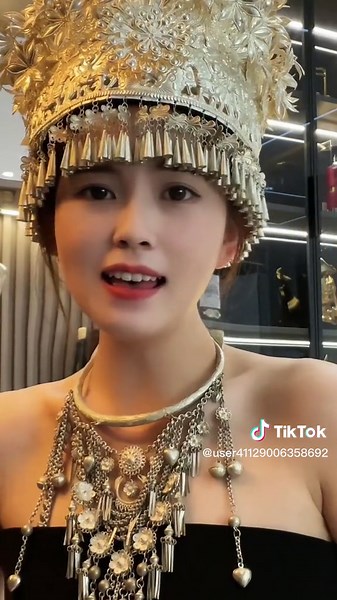 Stunning Gold Headdress Showcase: Ornate Traditional Design