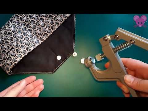 La pose de bouton pression plastique