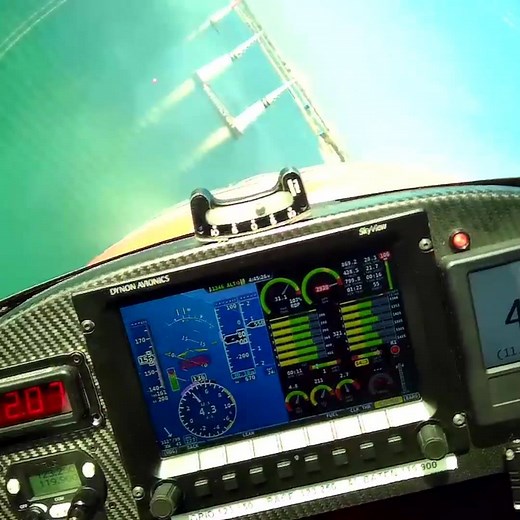 Watch the Red Bull Air Race World Championship LIVE from Abu Dhabi! | Red Bull Air Race