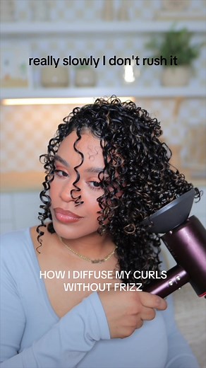 Diffuse Curls Without Frizz: Step-by-Step Tutorial