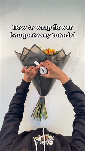 Wrapping tutorial of flower bouquet easy and simple tutorial💐#flowers #bouquet #ramos#wrapping #fyp