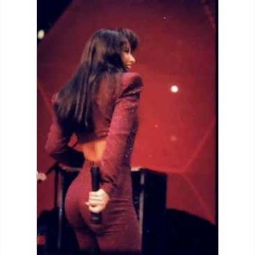 selena BOOTY
