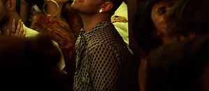 Disclosure ft. Sam Smith - Omen: teledysk. Wokalista prezentuje szczupłą sylwetkę