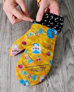 30K views · 80 reactions | Transform your broken into cute mittens and keep warm!理 | MetDaan Fashion | Facebook