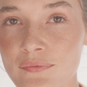 19K views · 304 reactions | It's twinkle time! Each clean shade of our Eye Sparklers Palette is buildable, so you can wear them alone or layered for a brilliant shimmer.  Shop: https://bit.ly/2CGg03O | Counter | Facebook