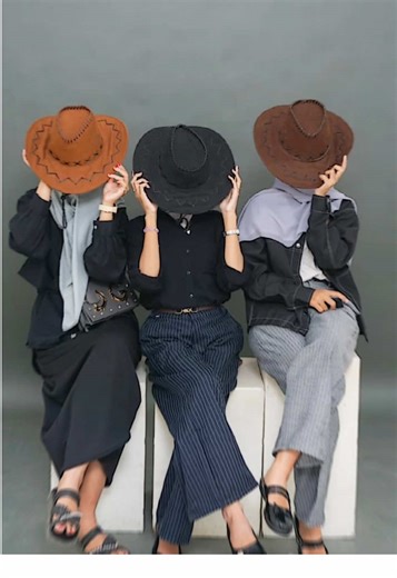 Di notu ada self foto, self room dan foto box😉✨ kalian mau foto yang mana nih??? 📍NOTU STUDIO : Ruko Perum K1001 Pintu, Jalan Hasyim Asyari Blok B2, Kelurahan Limbangan Kulon, Brebes Kota Booking👇🏻 Dm / Wa 62 856-5905-6833 #4u #fyp #notustudio #studiobrebes #fotomurahmewah #selfstudio #studiofoto #selfphotostudio #photoboxtirai #tiraimerah #reelinstagram #brebeshits #studiobrebes #brebes #fyp❤️❤️