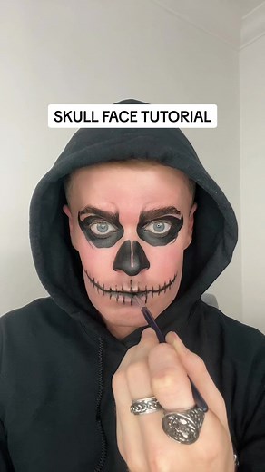 Easy Skull Face Makeup and Costume Ideas for Halloween