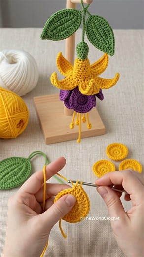 Easy DIY Crochet Flower Tutorial 🌸Create your own beautiful handmade floral decor with this simple