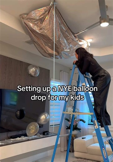 Last minute balloon drop for my kids! Fingers crossed it works 😆 #momlife #nye #nye2026 ##momof3