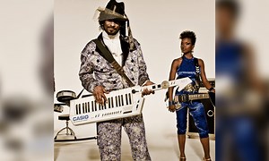 L’histoire bizarre du keytar, ce synthé qu'on tient comme une guitare