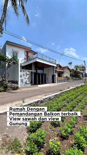 Miliki Rumah Nyaman Strategis di Jl Kaliurang Dekat Perumahan Green Hills Lokasi nyaman dan strategis, dengan view sawah asri Strategis untuk dijadikan hunian pribadi atau investasi Spesifikasi: - Luas tanah 158 meter - Luas bangunan 190 meter - 4 kamar tidur - 3 kamar mandi - Ruang tamu - Ruang Keluarga - Dapur - Carport muat 2 mobil - Taman - Balkon dengan Best View - dll Legalitas Lengkap: - SHM - IMB Magnet Kawasan: - Dekat Perumahan Green Hills - Dekat Pasar Gentan - Dekat jl Kapten Haryadi