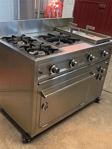 Cocinas de Acero Inoxidable: Elegancia y Durabilidad