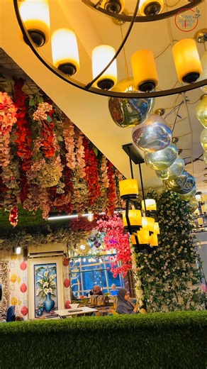 🌟✨ 𝐒𝐭𝐞𝐩 𝐢𝐧𝐭𝐨 𝐄𝐥𝐞𝐠𝐚𝐧𝐜𝐞, 𝐓𝐚𝐬𝐭𝐞 & 𝐀𝐦𝐛𝐢𝐞𝐧𝐜𝐞 ✨🌟 🌸𝐀𝐭 𝐓𝐢𝐦𝐞 𝐒𝐪𝐮𝐚𝐫𝐞 𝐃𝐢𝐧𝐞, 𝐢𝐭’𝐬 𝐧𝐨𝐭 𝐣𝐮𝐬𝐭 𝐚𝐛𝐨𝐮𝐭 𝐟𝐨𝐨𝐝 – 𝐢𝐭’𝐬 𝐚𝐛𝐨𝐮𝐭 𝐚𝐧 𝐮𝐧𝐟𝐨𝐫𝐠𝐞𝐭𝐭𝐚𝐛𝐥𝐞 𝐞𝐱𝐩𝐞𝐫𝐢𝐞𝐧𝐜𝐞! 🍴 💫 𝐅𝐫𝐨𝐦 𝐭𝐡𝐞 𝐠𝐥𝐨𝐰𝐢𝐧𝐠 𝐜𝐡𝐚𝐧𝐝𝐞𝐥𝐢𝐞𝐫𝐬 𝐭𝐡𝐚𝐭 𝐥𝐢𝐠𝐡𝐭 𝐮𝐩 𝐲𝐨𝐮𝐫 𝐞𝐯𝐞𝐧𝐢𝐧𝐠𝐬, 𝐭𝐨 𝐭𝐡𝐞 𝐯𝐢𝐛𝐫𝐚𝐧𝐭 𝐟𝐥𝐨𝐫𝐚𝐥 𝐝𝐞́𝐜𝐨𝐫 𝐭𝐡𝐚𝐭 𝐛𝐫𝐢𝐧𝐠𝐬 𝐧𝐚𝐭𝐮𝐫𝐞 𝐢𝐧𝐝𝐨𝐨𝐫𝐬 🌸🌿, 𝐞𝐯𝐞𝐫𝐲 𝐝𝐞𝐭𝐚𝐢𝐥 𝐢𝐬 𝐜𝐫𝐚𝐟𝐭𝐞𝐝 𝐭𝐨