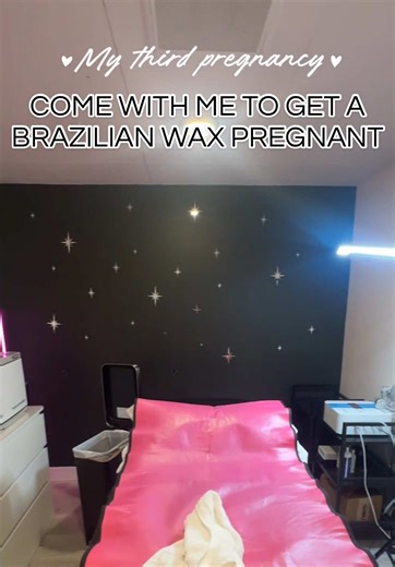 I’ve been getting Brazilians for 3 years now and at this point they barely even hurt! And I typically have a low pain tolerance. I love not having to worry about anything down there while pregnant, especially once you hit the 3rd trimester and you can’t even see your toes 🤣. I will say it does get a little more sensitive leading up to your due date but nothing too bad! #wax #waxing #waxingpregnant #plussizeandpregnant #brazilianwax