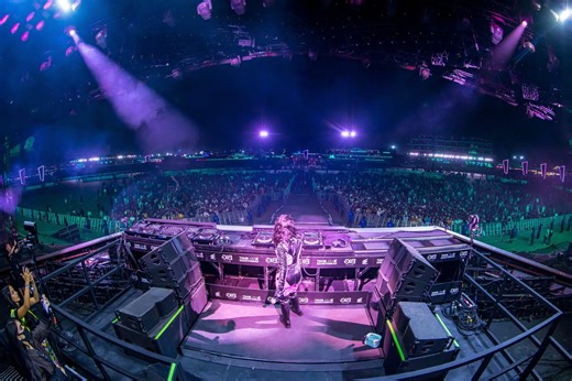 15 Best Electronic Music Songs of All Time - Singersroom.com