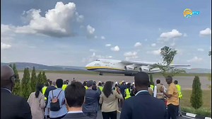 BREAKINGThe first containers for the mRNA Manufacturing Facility from @BioNTech_Group have landed in Kigali. #RBANews