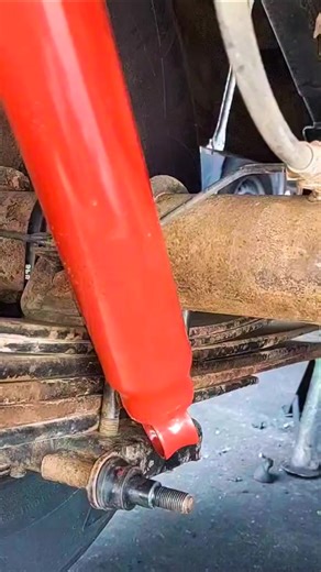 Install the rear shock absorber on an Isuzu Panther car 🧑‍🔧 #mechanic #shockabsorber #carservice | Agus Martino