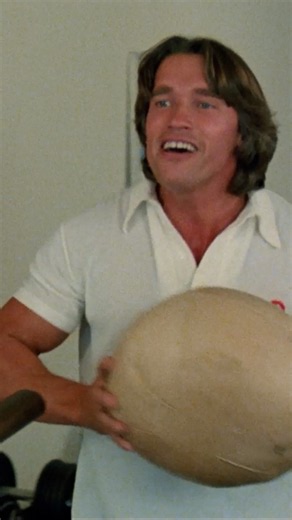 Arnold Schwarzenegger in Scavenger Hunt (1979)