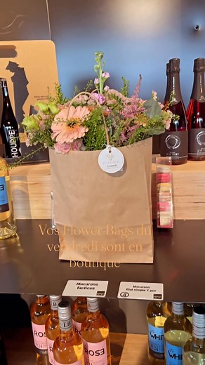 Ce matin chez Carrément Bon 💛 Flower Bags dispo tout le week-end 🌿 👉 Commandes ouvertes pour la semaine prochaine (jusqu’à mercredi 13h) En Mp ou 0496/20 31 90 #fcfloral #flowerbags #fleursnaturelles #floreffe #namurbelgium #carrémentbon #manufacturedesuarlée #fleursduweekend #fleuristeindépendante #fleuristedebelgique | FC Fleur