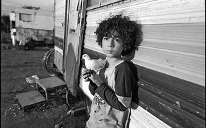 “我愿意成为一种声音，对于那些失去声音的人”，玛格南传奇纪实摄影大师Mary Ellen Mark街头摄影