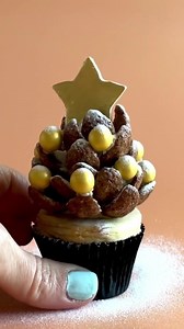 18K views · 126 reactions | Pinecone christmas cupcake using Milo cereal and chocolate baubles. #christmascupcakes #pinecone #christmastreecupcake #christmascupcakedesign #buttercreampiping #christmasiscoming | Sophia Mya Cupcakes | Facebook