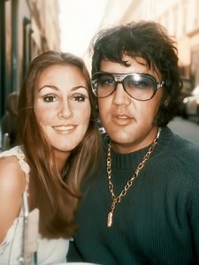 😯 At first glance, it looks normal — but when you look closer, you won’t believe what you see. Everyone is reacting the same way… (Check In First comment👇) | God Bless America