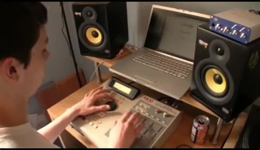 Mastering Beat Making on the MPC 2000