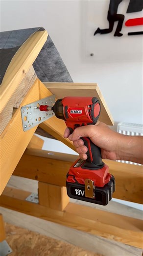 51K views · 587 reactions |  Fiecare detaliu contează când vrei să construiești corect! Cuiele și șuruburile Alsafix pentru conectori metalici oferă o fixare sigură, precisă și durabilă. Exact ce îți trebuie pentru structuri din lemn fără compromisuri.  Testate de profesioniști. Gândite pentru rezultate impecabile. | Alsafix Romania | Facebook