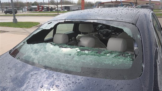 It's going to be chaotic: Hail causes damage to cars in Cedar Falls