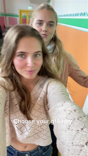 Julia (@tikitokstarjulia)’s videos with original sound - ︎︎︎