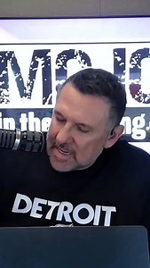 Zena thinks her boyfriend Hassan is cheating after he came home extremely drunk after going out with his boys. That same night, she went through his phone and saw suspicious texts that he deleted days later. To get answers, the show does a three-way-call with Bianca from our show. Bianca’s going to try and flirt with Hassan to try and catch him cheating Part 2 HERE: https://www.iheart.com/podcast/513-mojo-in-the-morning-26584025/episode/war-of-the-roses-pt-2-318728106 🌹 | Mojo In The Morning