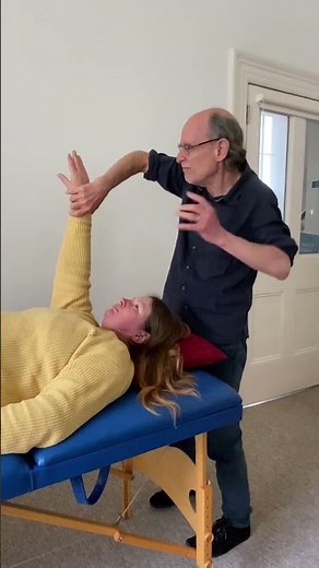 Testing TMJ using Applied Kinesiology 1