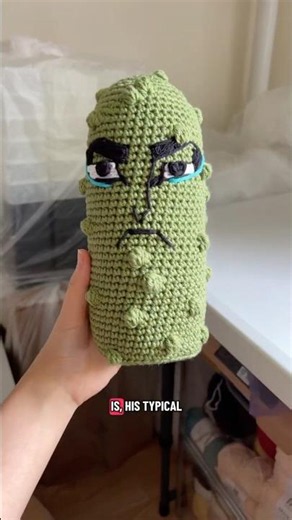 Crocheting Osiris pickle pin head cushion 📌💚 #ennead