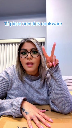 Durable Bakelite Handle: Heat-resistant bakelite handles prevent burning fingers when handling the pots and pans. Easy to Clean and Maintain: Designed for hassle-free cleaning with just a wipe or rinse, ensuring less time and water waste in the kitchen. Fast & Even Heat Distribution: Equipped with durable aluminum core, the cookware set heats up quickly and distributes heat evenly for precise cooking results. Superior Granite Quality: Features premium granite coating that ensures durability and 