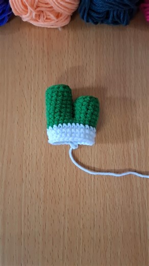 Crochet Green Onion Keychain #handmade #crochetkeychain