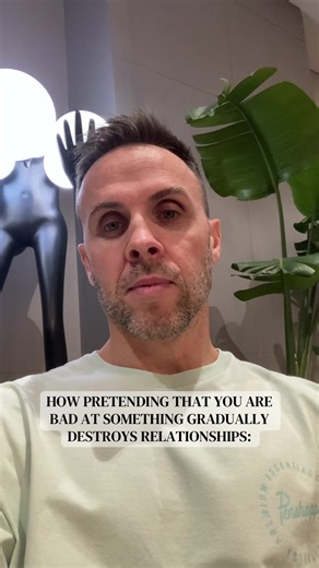 1. It begins with small, everyday situations that seem harmless. You say you don’t know how to pay a bill, avoid planning, feel unsure in negotiations. Your partner steps in out of care, explains, decides, and takes responsibility. Gradually this becomes routine. One person carries the thinking, the other adapts to standing aside. Participation turns into presence, and imbalance quietly becomes normal. 2. Intentional helplessness saves energy in the moment and removes immediate tension. But it c