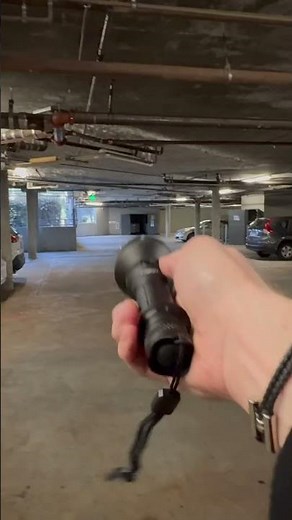 Covered Garage Beamshot: Acebeam L35 2.0 XHP70.3 6500K