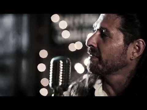 DOS GARDENIAS - Adrián Barrionuevo e Ibrahim Ferrer Jr. - Videoclip