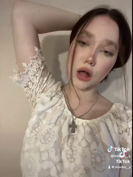 Videoclipuri postate de Monke__y (@monke__y) cu Шёлк - Ваня Дмитриенко