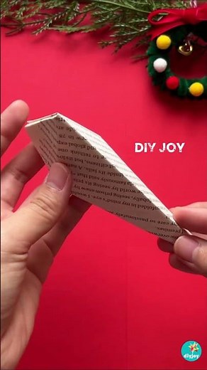 Make a star ornament from old book pages in 5 minutes!