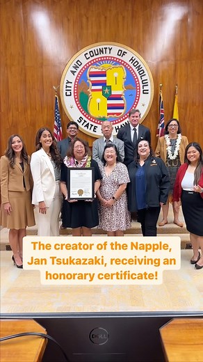 Have you ever wondered who created some of your favorite Zippy’s desserts? 🤔 In honor of Women’s History Month, we want to send a special hoʻomaikaʻi to Jan Tsukazaki, who is most famous for inventing the Napple. Following her retirement in December, Jan was recognized recently with an honorary certificate from the City Council of Honolulu to recognize her work in introducing the Napple and other famous local-kine baked goods and sweet treats to Hawaii. 😋 Mahalo Jan for all your many years of 
