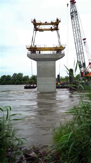 How River Bridge Piers Are Built in the USA