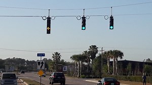Blinking yellow arrows light up Lee traffic horizon
