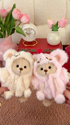 💝 Meet your pocket-sized cuddle buddy! 💝 🧸 This 15cm mini Jointed Bear Fits ANYWHERE! 🧸🎀 Design endless looks with removable outfits🎀 🎁 15% OFF → Code: WELCOME 🛒 | TeddyHuggy