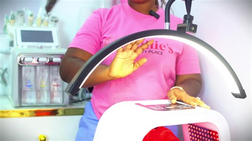 6 Weeks Professional Spa Therapy Training!! Are you interested in starting a career in the Beauty Industry? Do you want to become a certified/professional Spa Therapist? As a spa owner do you wish to add services to your current list? Learning a beauty skill should be an enjoyable experience. The attitudes and patience of your tutors determines how quickly you can catch up we have some of the best instructors and we believe you too can become a professional beautician. Certificate Course in Spa 