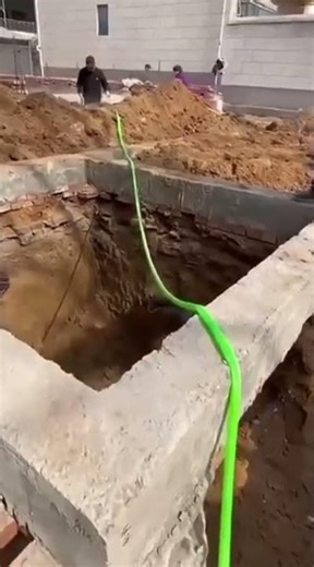 This is how the manual excavation process is carried out on land in a building construction area.