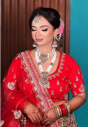 Stunning bridal makeover by Chirag 🤌🏻💗 #fyp #tiktoknepal #chiragmakeupartist #bestmakeupartistinnepal #bridalmakeupbychirag #tiktokpakistanofficial