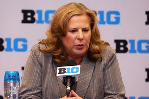 "I'd get myself in trouble for this": UCLA HC Cori Close makes stern statement on "smaller" teams amid Lauren Betts injury situation